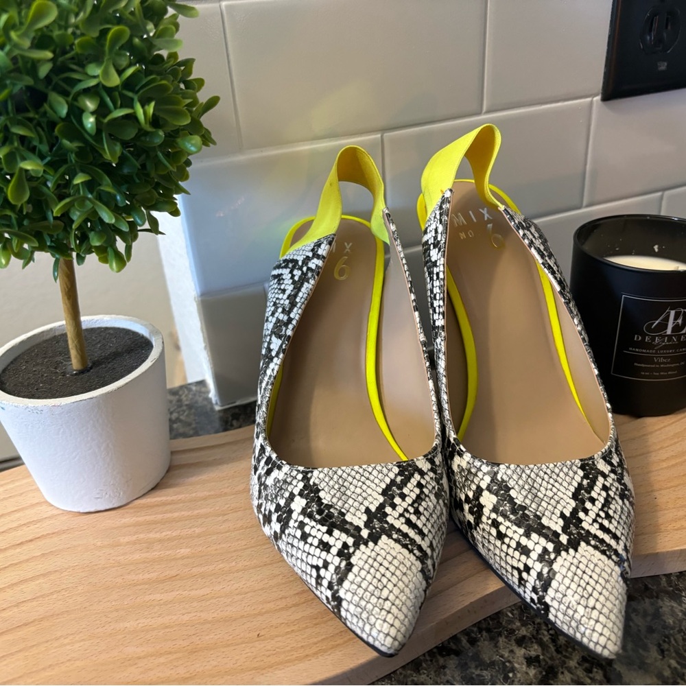 Worn only once! Super comfy and gorgeous 😍!